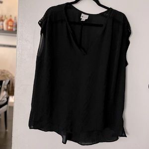 Stylus sleeveless top
